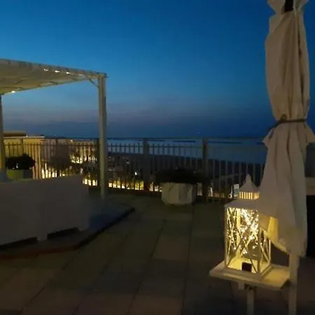 Embassy Hotel 3*