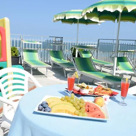 Embassy Hotel 3*